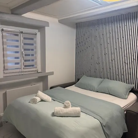Alia Apartment